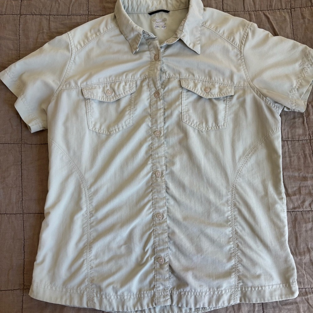 Light Green Columbia Short Sleeve Button-Up Shirt